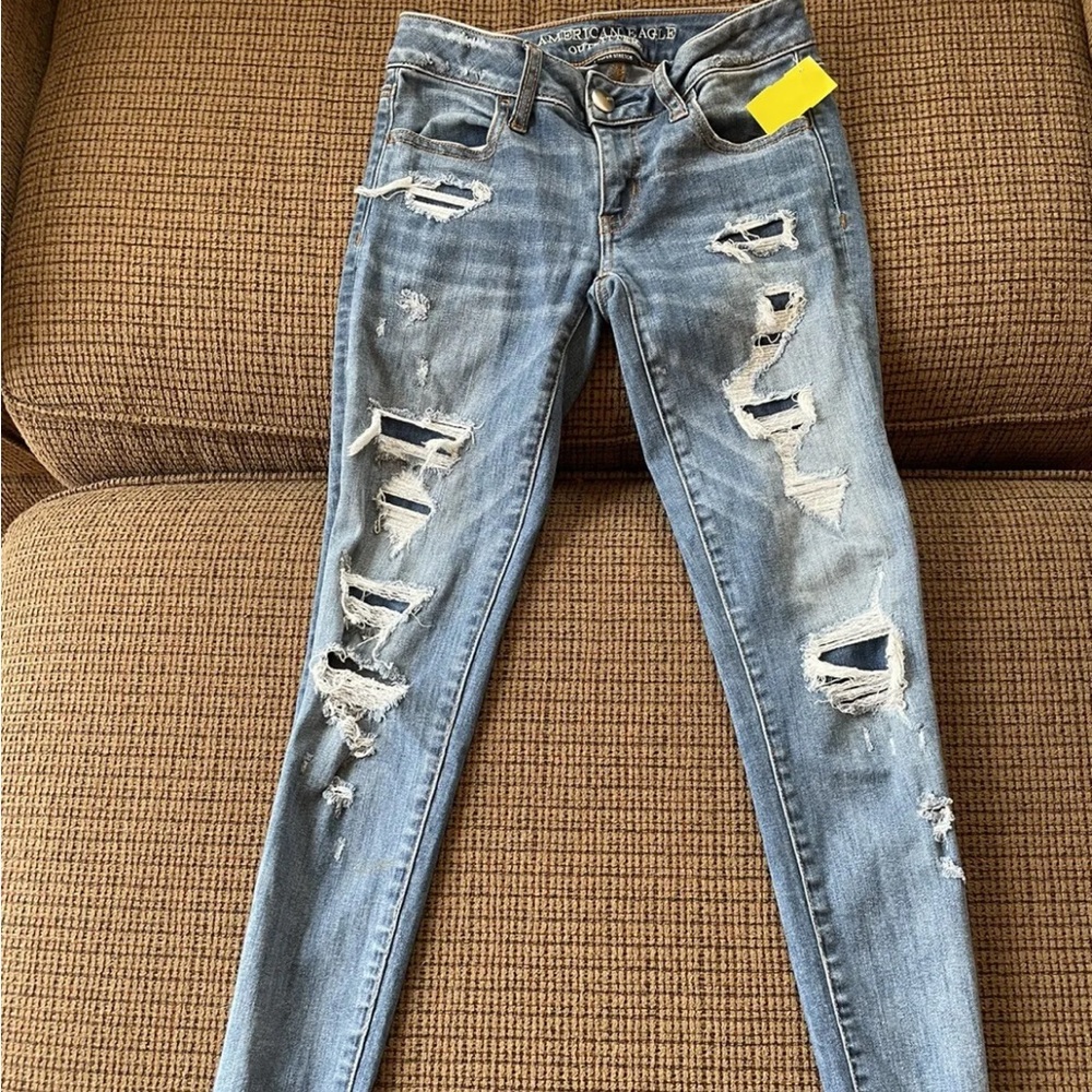 American Eagle Outfitters Distressed Blue Jeans